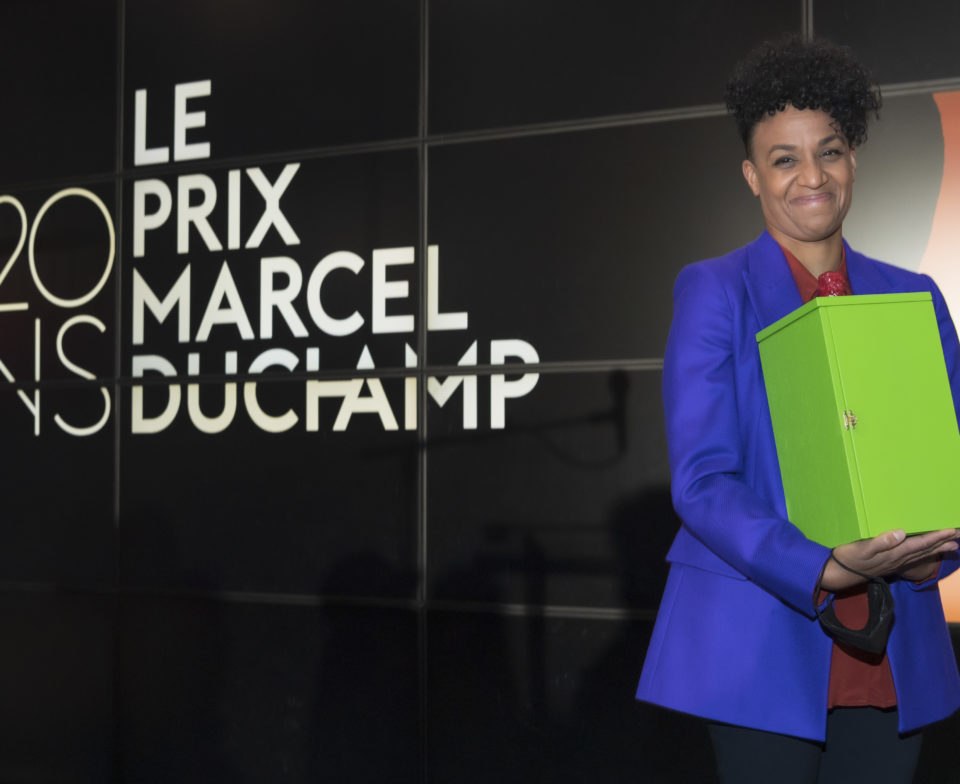 La lauréate du 20 éme prix Marcel Duchamp Kapwani Kiwanga.