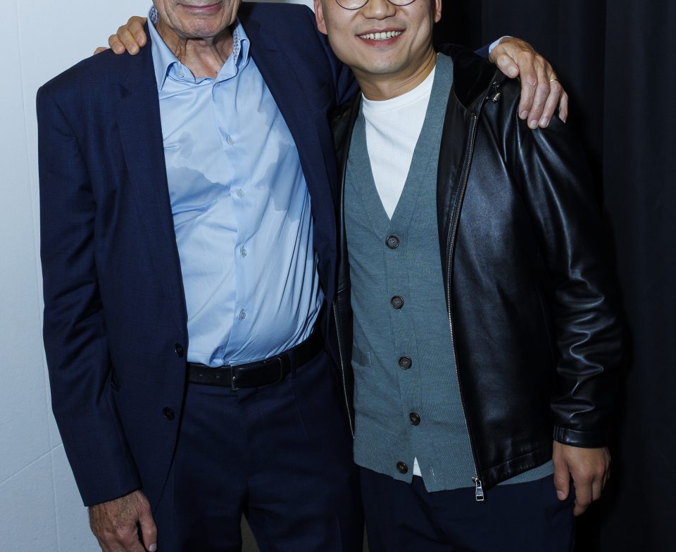 Xie Lei, lauréat, Claude Bonnin Président de l´Adiaf, le 23 octobre 2025 © Luc Castel 